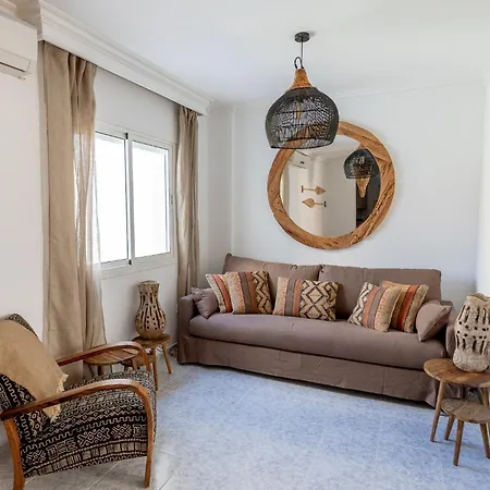 Driftwood 2 Bedroom - Earthy, Peaceful, Calm Apartment